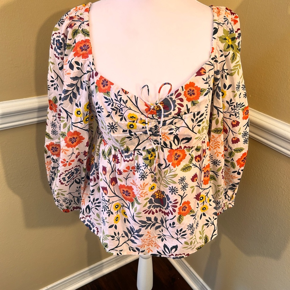 2/$30 Velvet by Graham & Spencer Cropped Floral Blouse